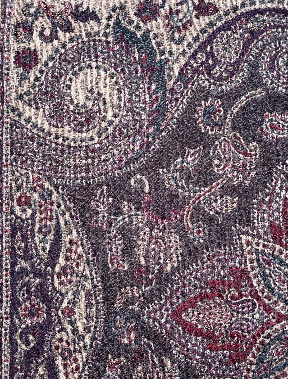 PUNHAKA CUSHION - WOOL AND COTTON