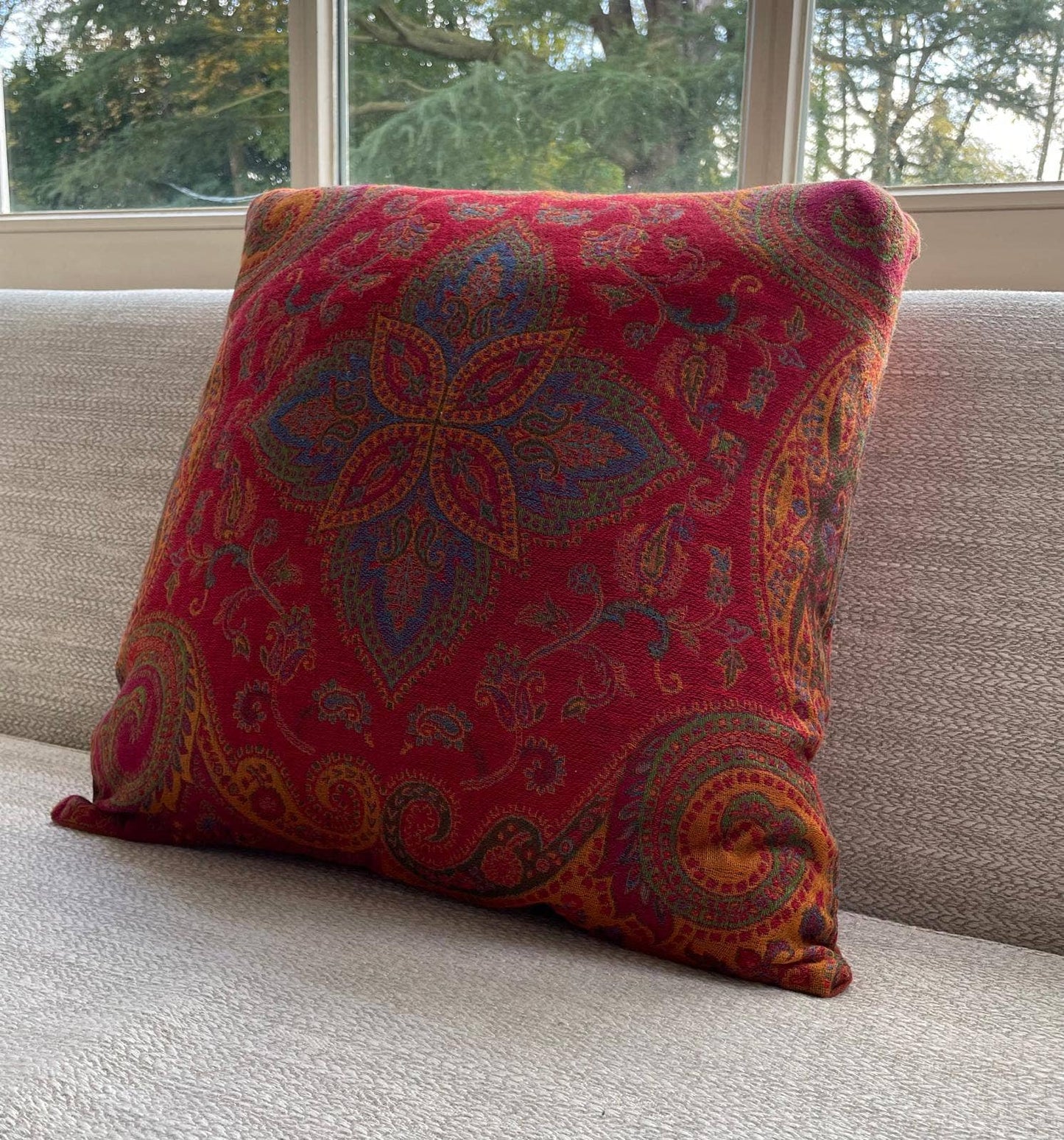 PUNHAKA CUSHION - WOOL AND COTTON