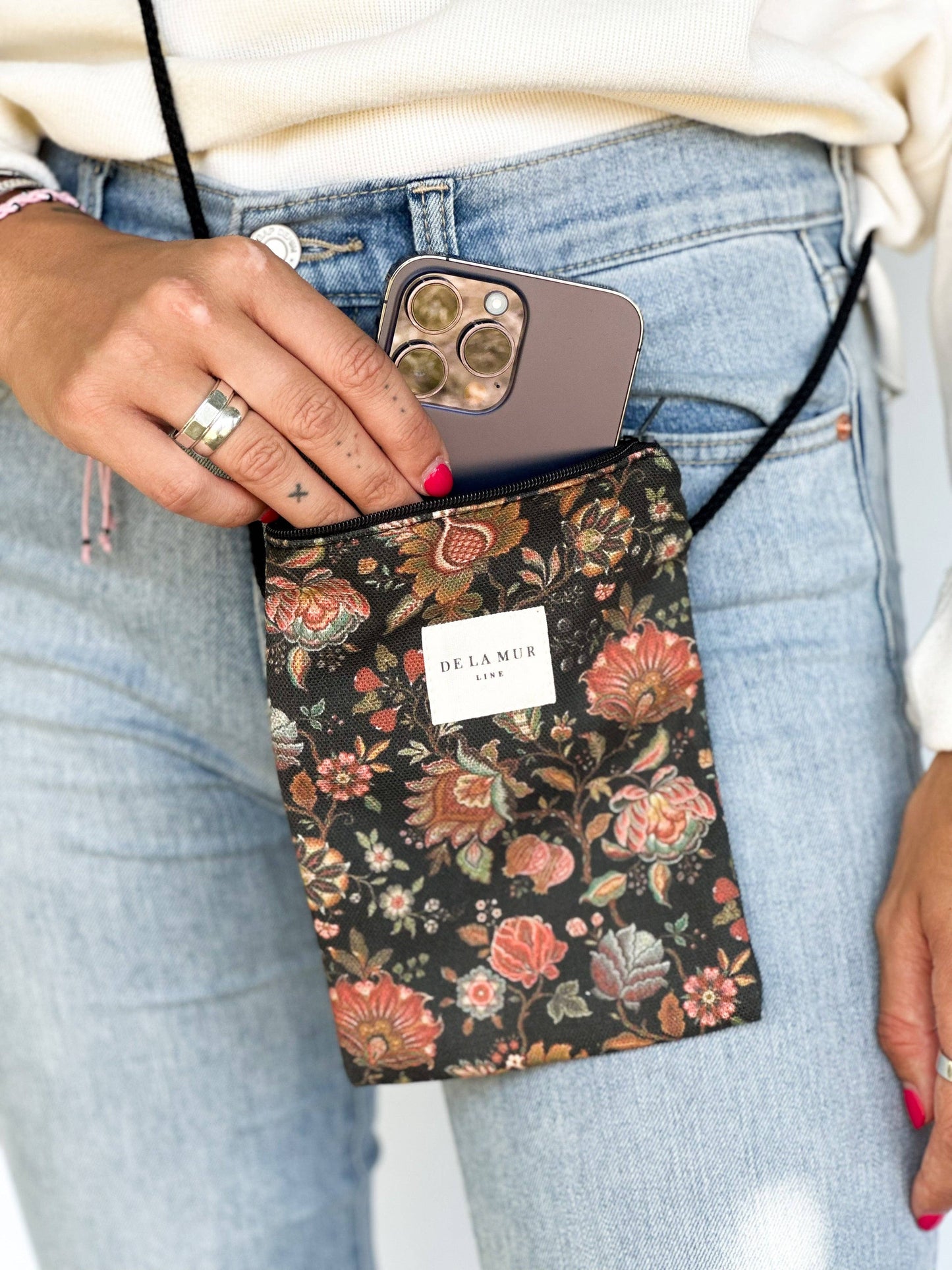 Creta Mobile Bag