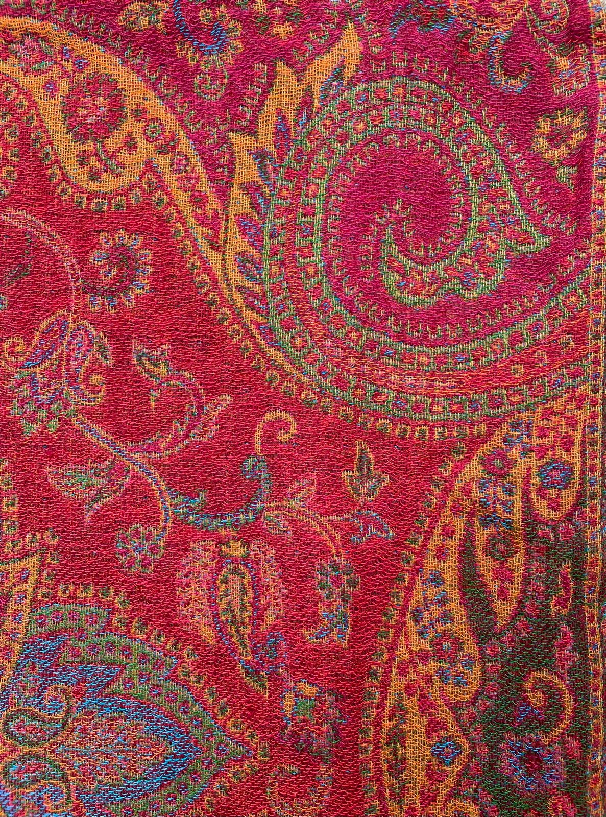 PUNHAKA CUSHION - WOOL AND COTTON