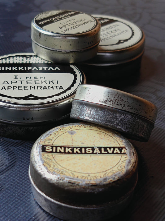 Vanhat apteekki peltipurkit