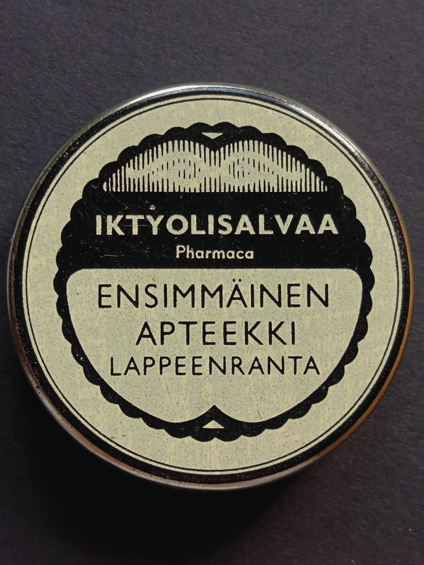 Vanhat apteekki peltipurkit